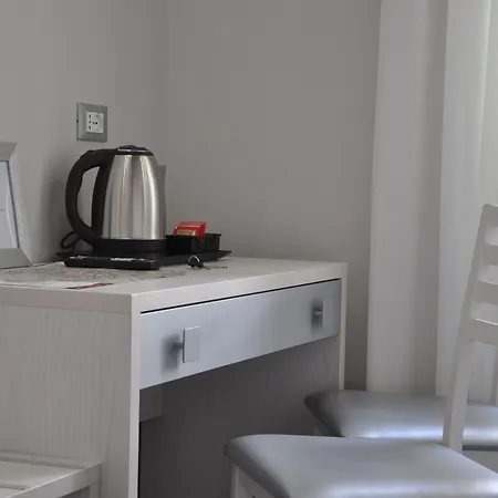 Konukevi Imperial Relais 4*